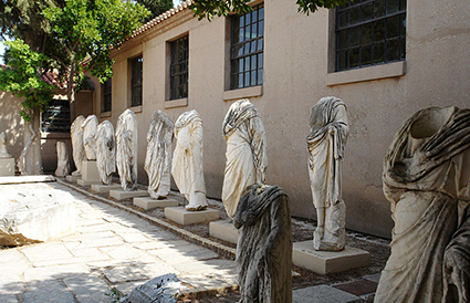 Mga Diyus-diyosang Walang Ulo sa Museo ng Sinaunang Corinto
