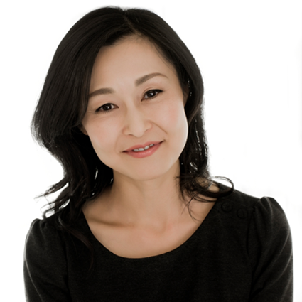 leende asiatisk kvinna