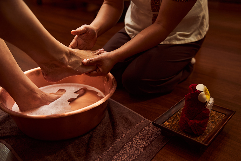 https://media.worldslastchance.com/images/2024/07/27/42154/scrubing-patient-feet.jpg
