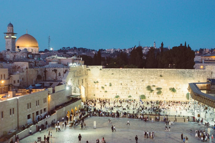 western-wall-at-nigh