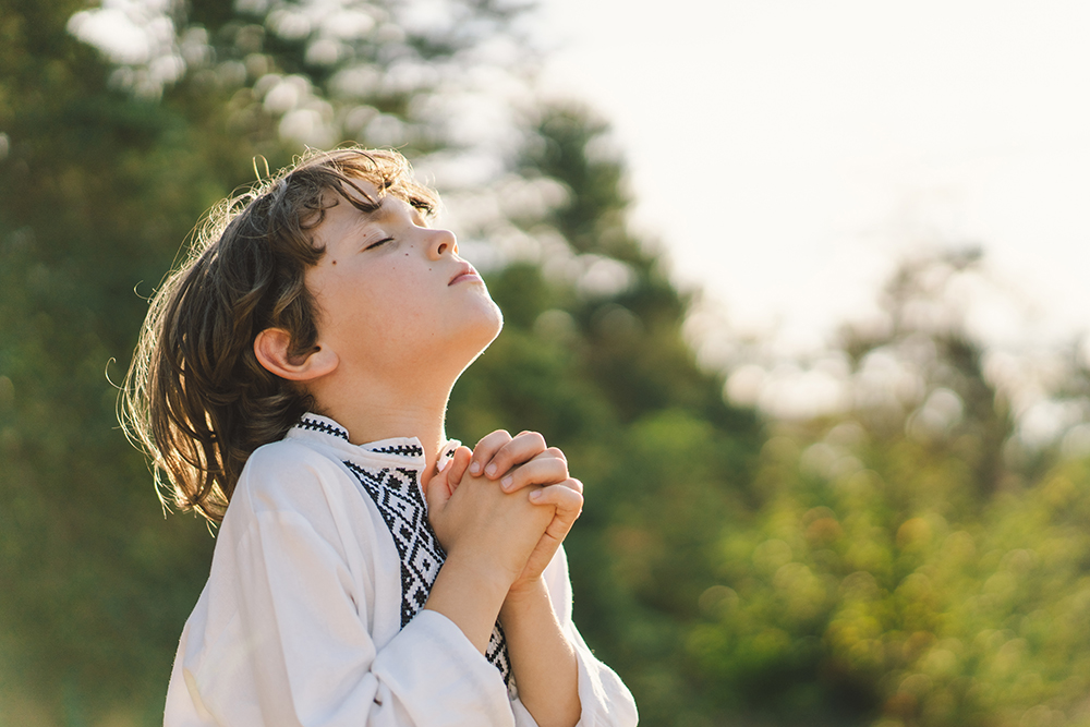 boy praying
