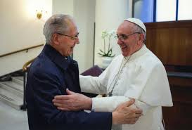 Otec General Nicolás setkává s papežem Františkem