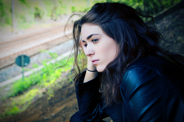 femme dans ses pensées