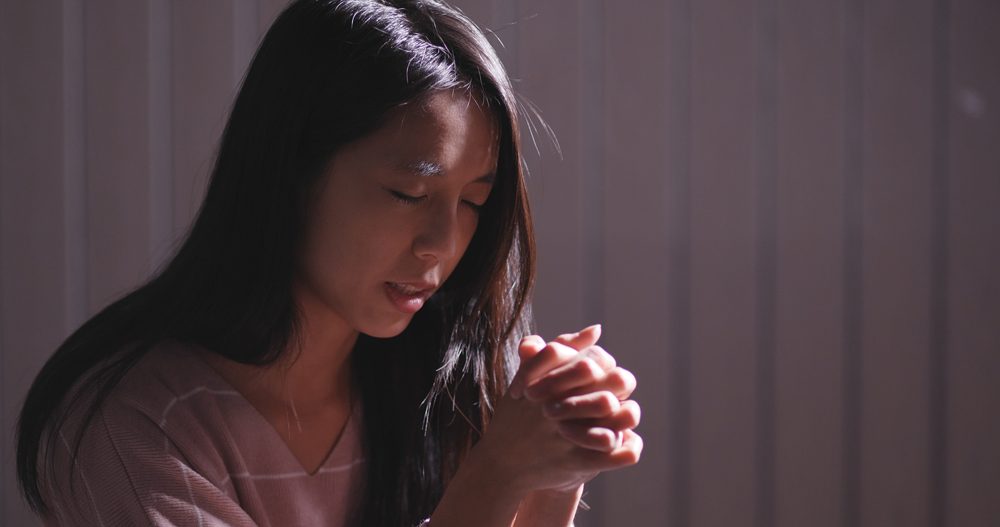 woman praying