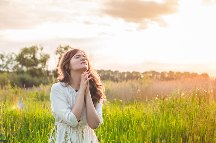 woman-praying