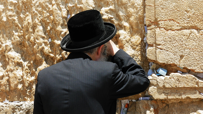 يهودي يصلي
