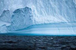 Tyler felt like doing this great video after seeing my reel yesterday. The final experiment is for everyone to storm Antarctica until we touch the firmament dome in this photo, as in the Truman Show!