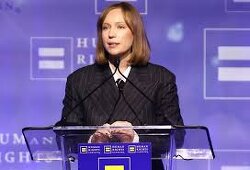 Jewish actress, Hannah Einbinder: 