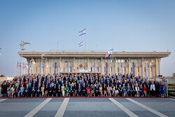 Does anyone else find this weird? This is an image of the 250 US state legislators currently in Israel.