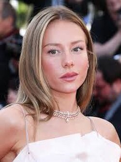 Spanish actress Ester Expósito & a group of Spanish actors read the names of Palestinian children under the age of six killed by Israel in Gaza. The reading of names lasted over ten hours & the list remained unfinished.